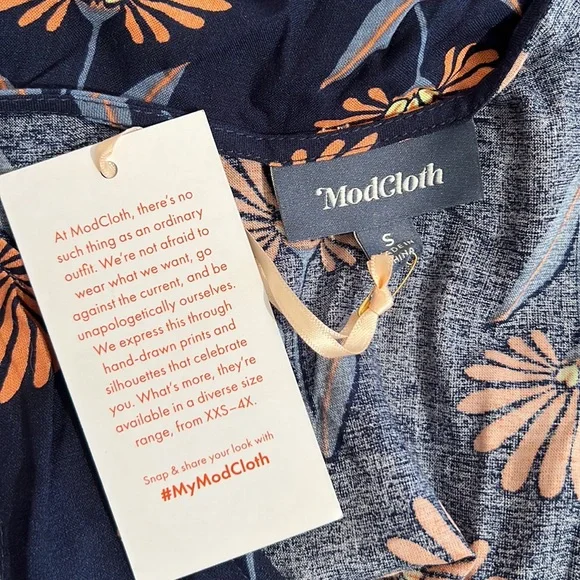 ModCloth Button Front Back Tie Floral Top, size Small - Picture 6 of 11